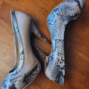 Fergalicious ~ Sz 8.5 ~ Half and Half~Hidden Platform Heels~Excellent Condition